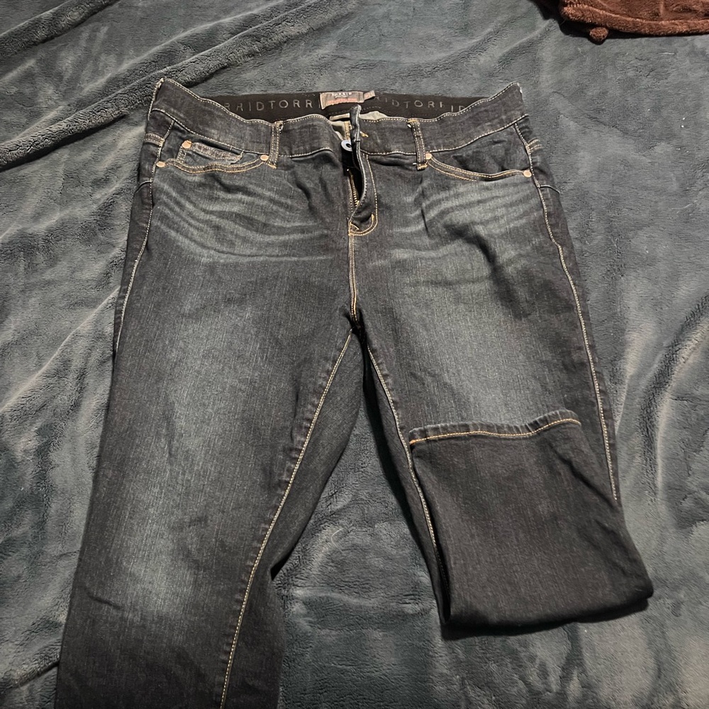 Torrid Crop Bombshell Skinny Super Stretch Size 18, never worn